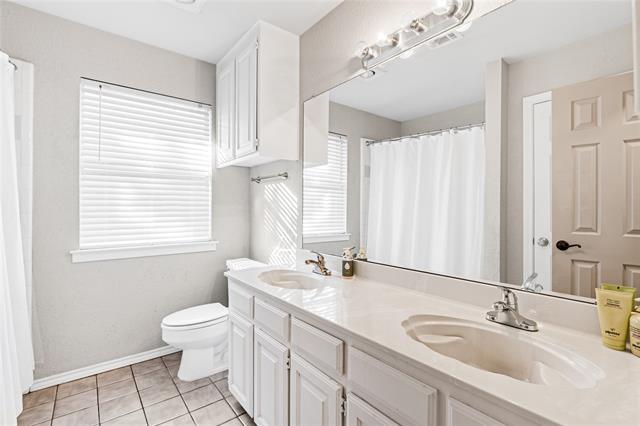 Building Photo - 5202 Heatherdale Dr