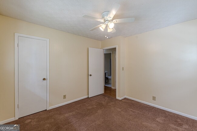 Building Photo - 828 Sheppard Way