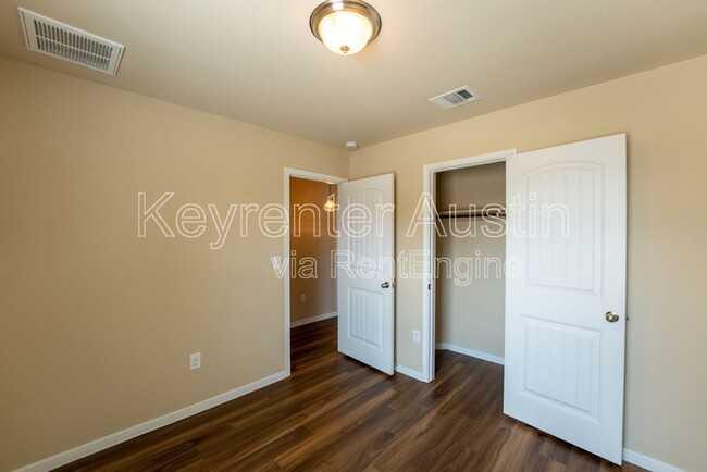 Building Photo - 5828 Roderick Dr