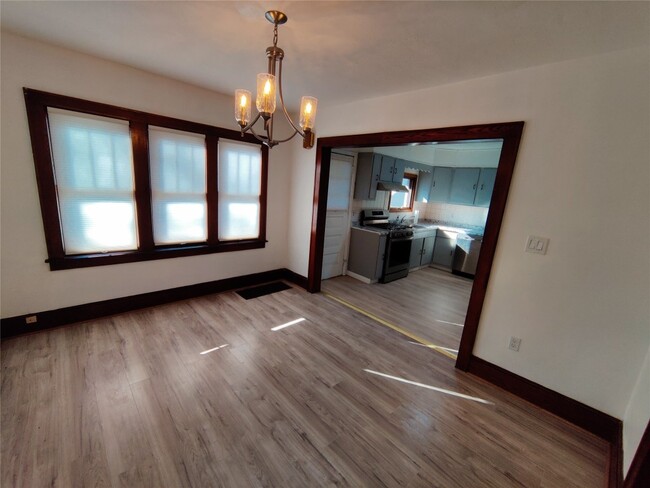 Building Photo - 268 Ackley Ave