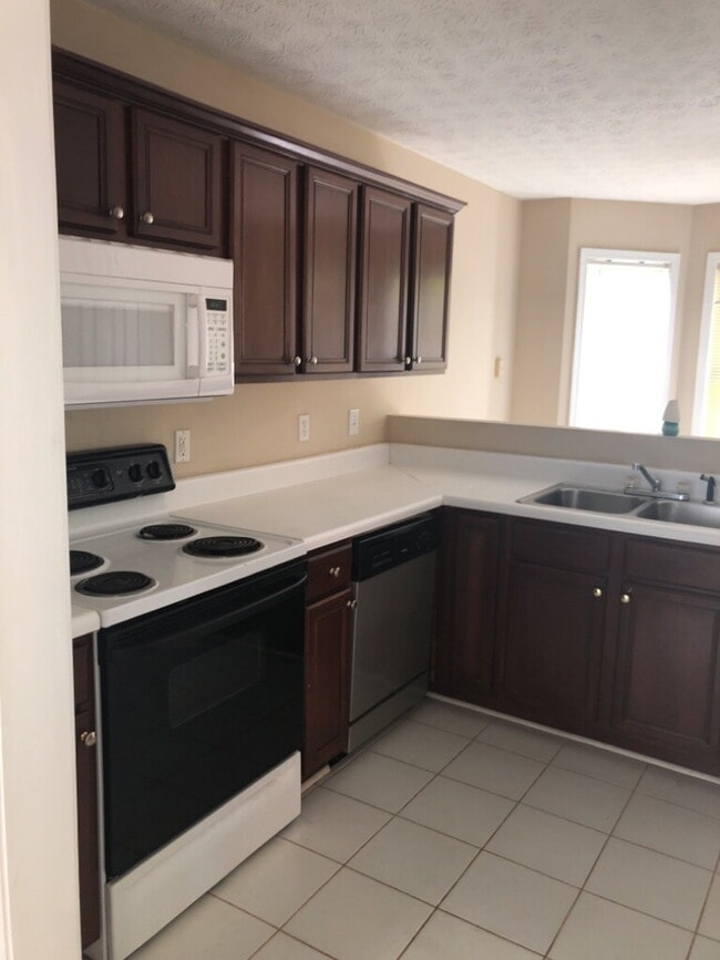 Building Photo - 2489 Tolliver Dr