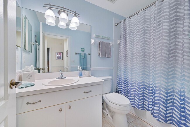 Building Photo - 20611 Country Creek Dr