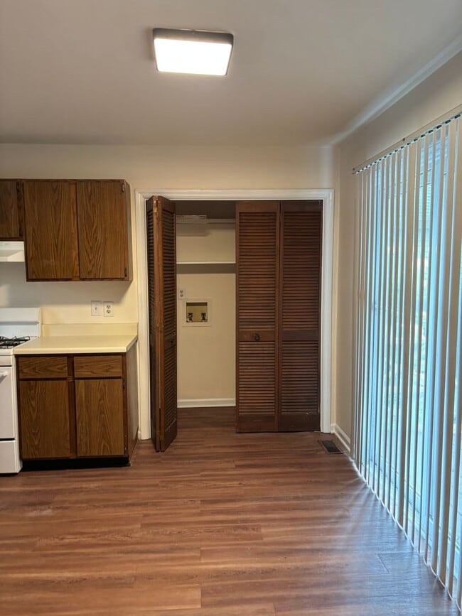 Building Photo - One Month Free **Limited Time**Prime Location