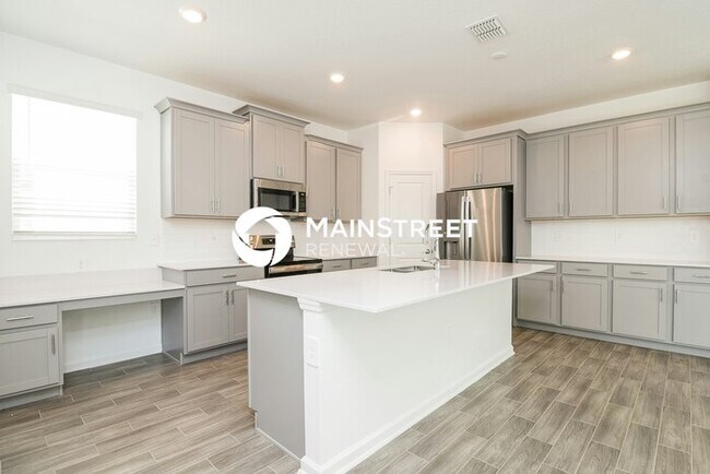 Building Photo - 6 Bedroom Pet-Friendly Home in St. Cloud, ...