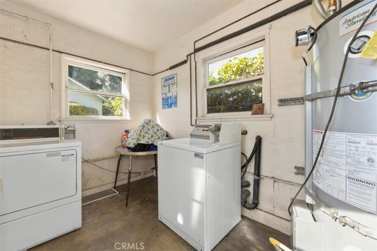 Building Photo - 337 Lime Ave