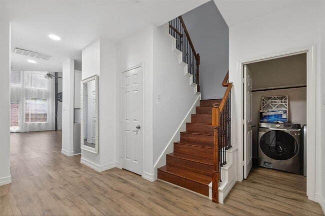 Building Photo - 1314 Glenwood Canyon Ln