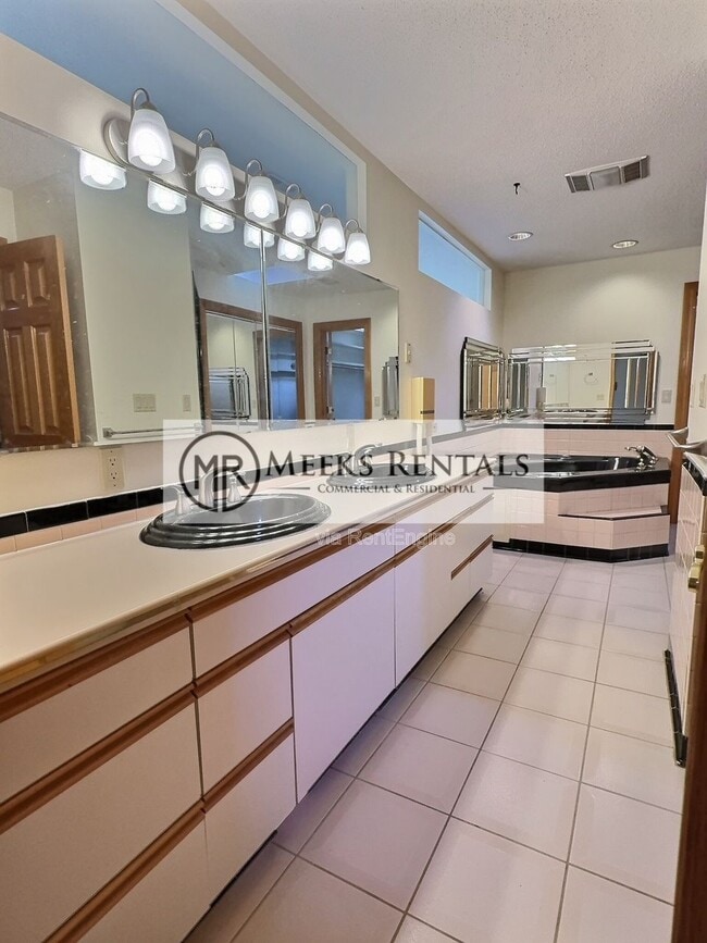 Building Photo - 30 Bridlewood Rd