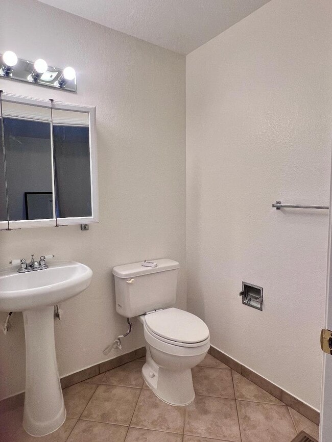 Building Photo - 1874 Villa St