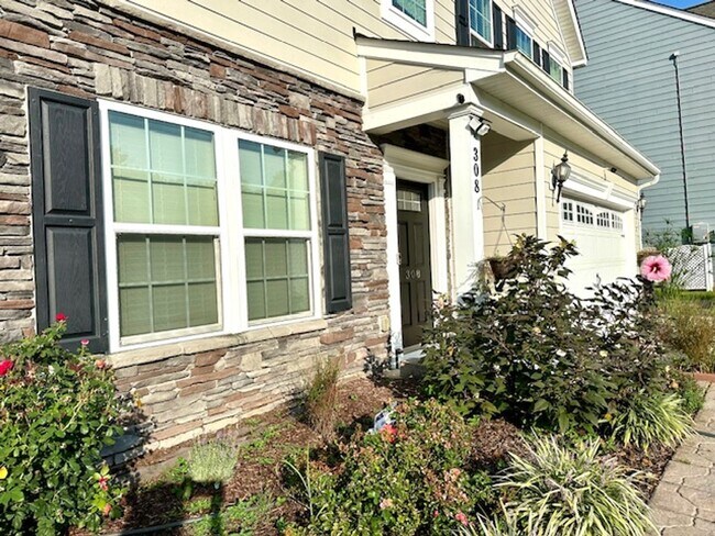 Building Photo - 308 Placid Dr