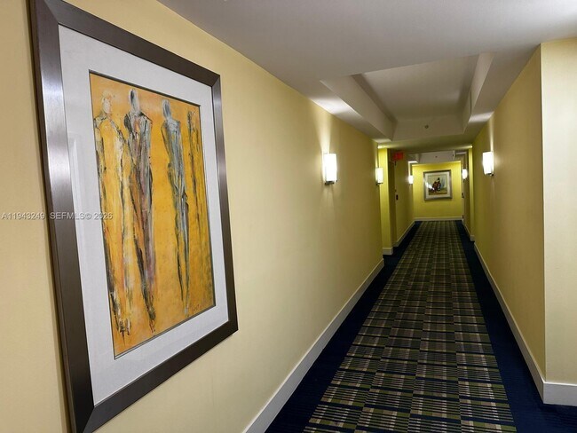 Building Photo - 2000 N Bayshore Dr