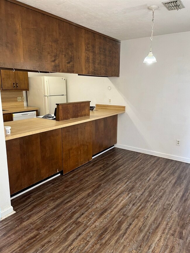 Building Photo - 2007 Bradford Ct