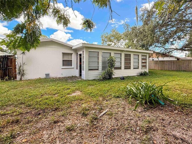 Building Photo - 4417 Parnell Dr