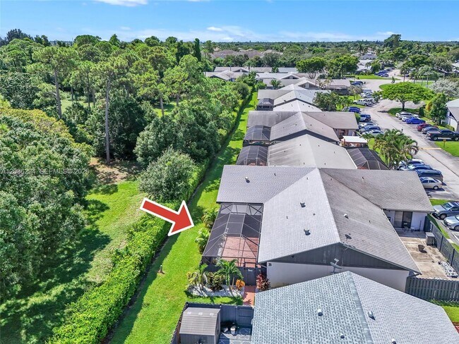 Building Photo - 1050 Summit Trail Cir