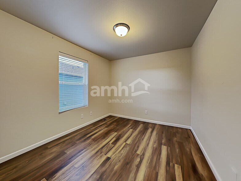 Building Photo - 2665 Link Ave