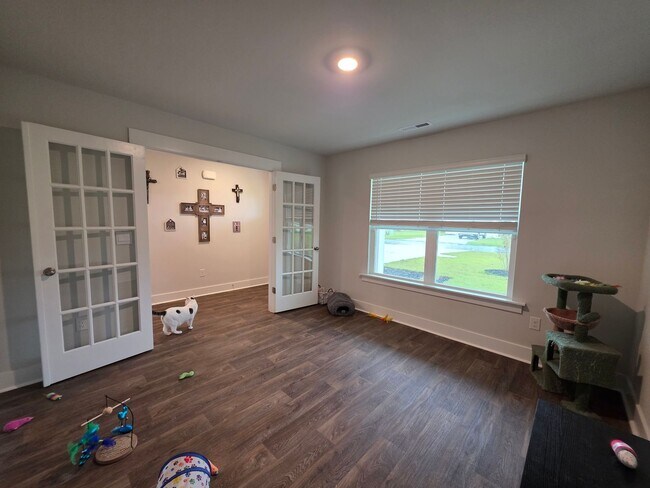Building Photo - 1219 Inner Banks Ln