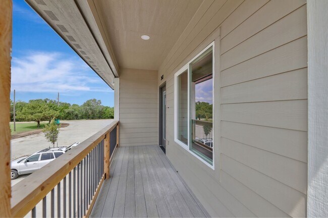 Building Photo - 357 Turnpike Rd