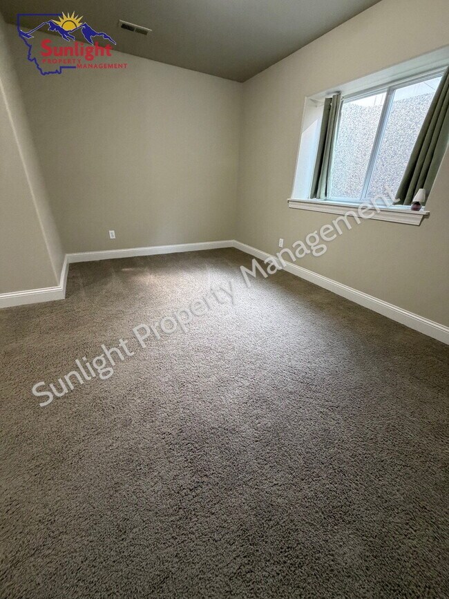 Building Photo - 3-Bed 3-Bath Gem with 2,440 Sq Ft of Comfort in Laurel, MT!