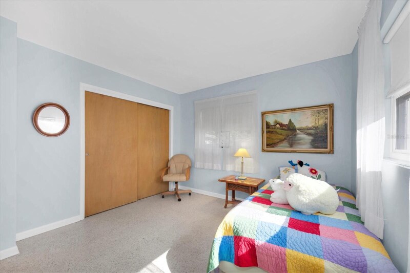 Building Photo - 1824 Chateau Dr W