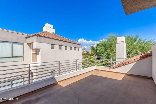 Building Photo - 7222 E Gainey Ranch Rd