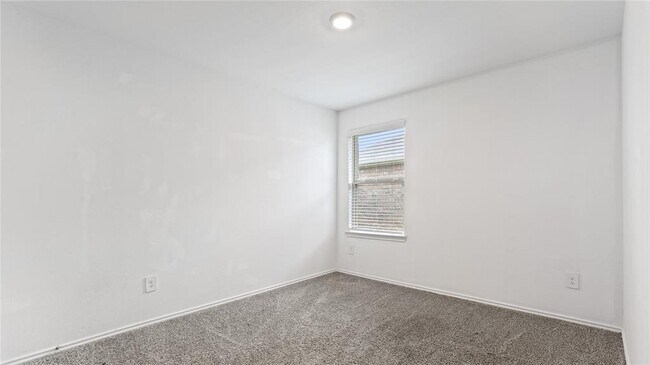 Building Photo - 2326 Spruce Clf Ln