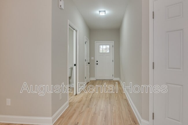 Building Photo - 34 Sherman St