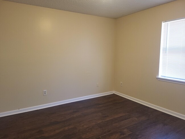 Building Photo - 2016 Chalet Ln NW