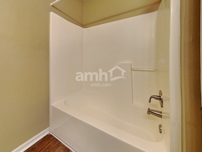 Building Photo - 15260 Fawn Meadow Dr