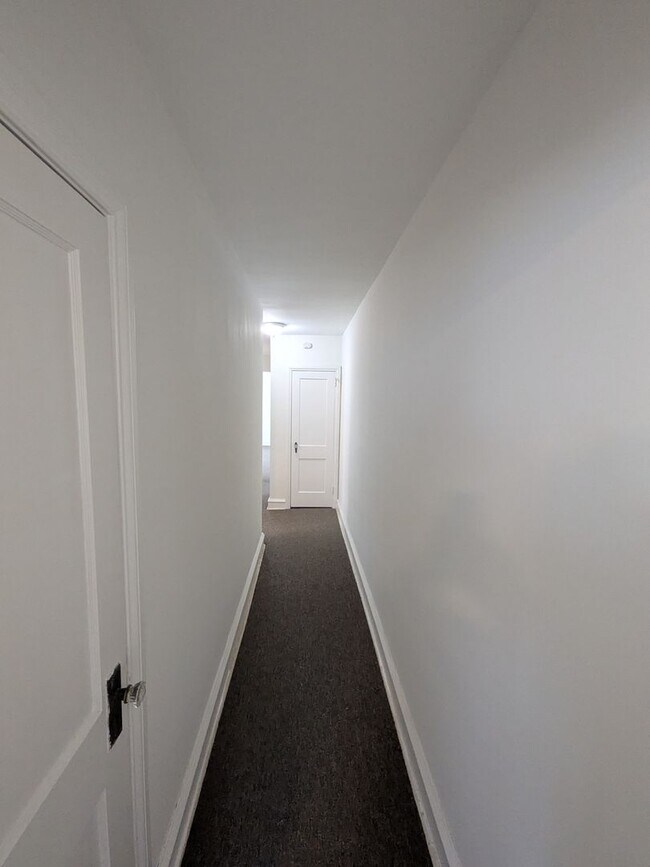 Building Photo - 3343 Chippendale St