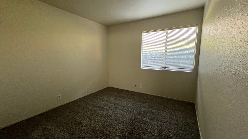 Building Photo - 459 Waterford Dr