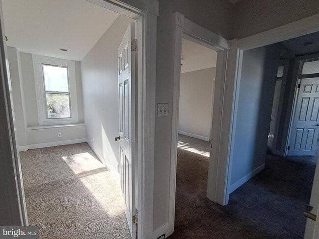 Building Photo - 108 S Clifton Ave