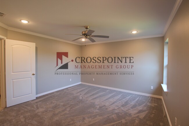 Building Photo - Beautiful 3 Bedroom 2 Bathroom Townhouse in South Tyler! Now offering 1st full month rent free!