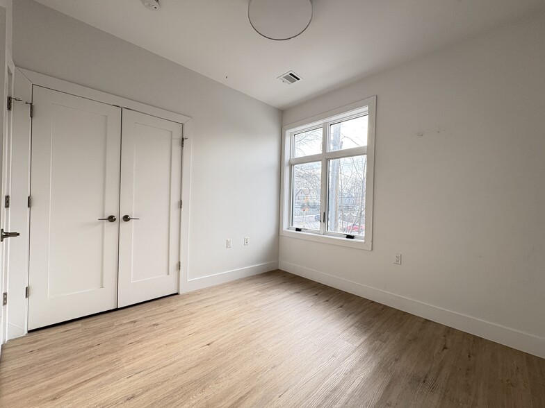 Building Photo - 276 Duncan Ave