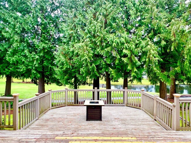 Building Photo - Golf Course Home in Mill Creek!