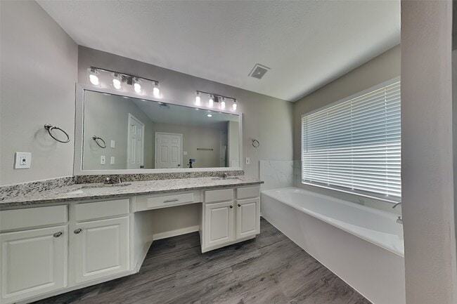 Building Photo - 14906 Woodcypress Ln