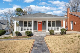 Building Photo - Beautiful bungalow in fabulous Durham location!