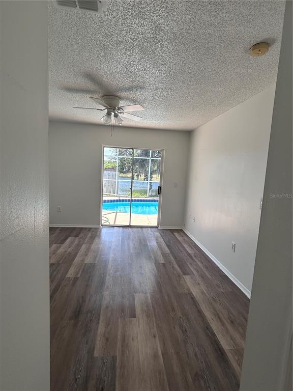 Building Photo - 2608 Spring Hill Dr