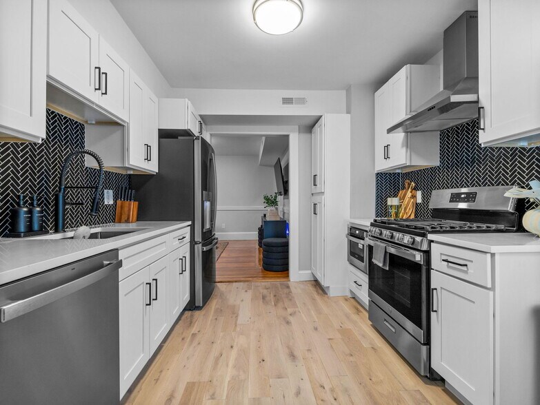 Building Photo - 1212 Broadway