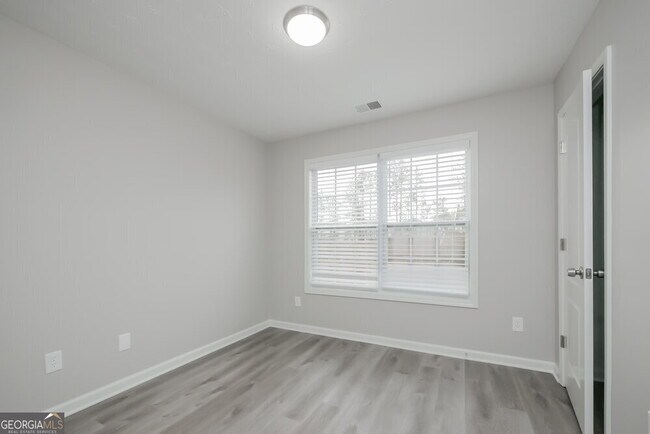 Building Photo - 226 Greenland Dr