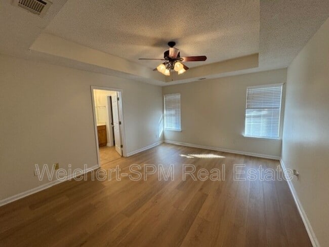 Building Photo - 10 Stockton Cove