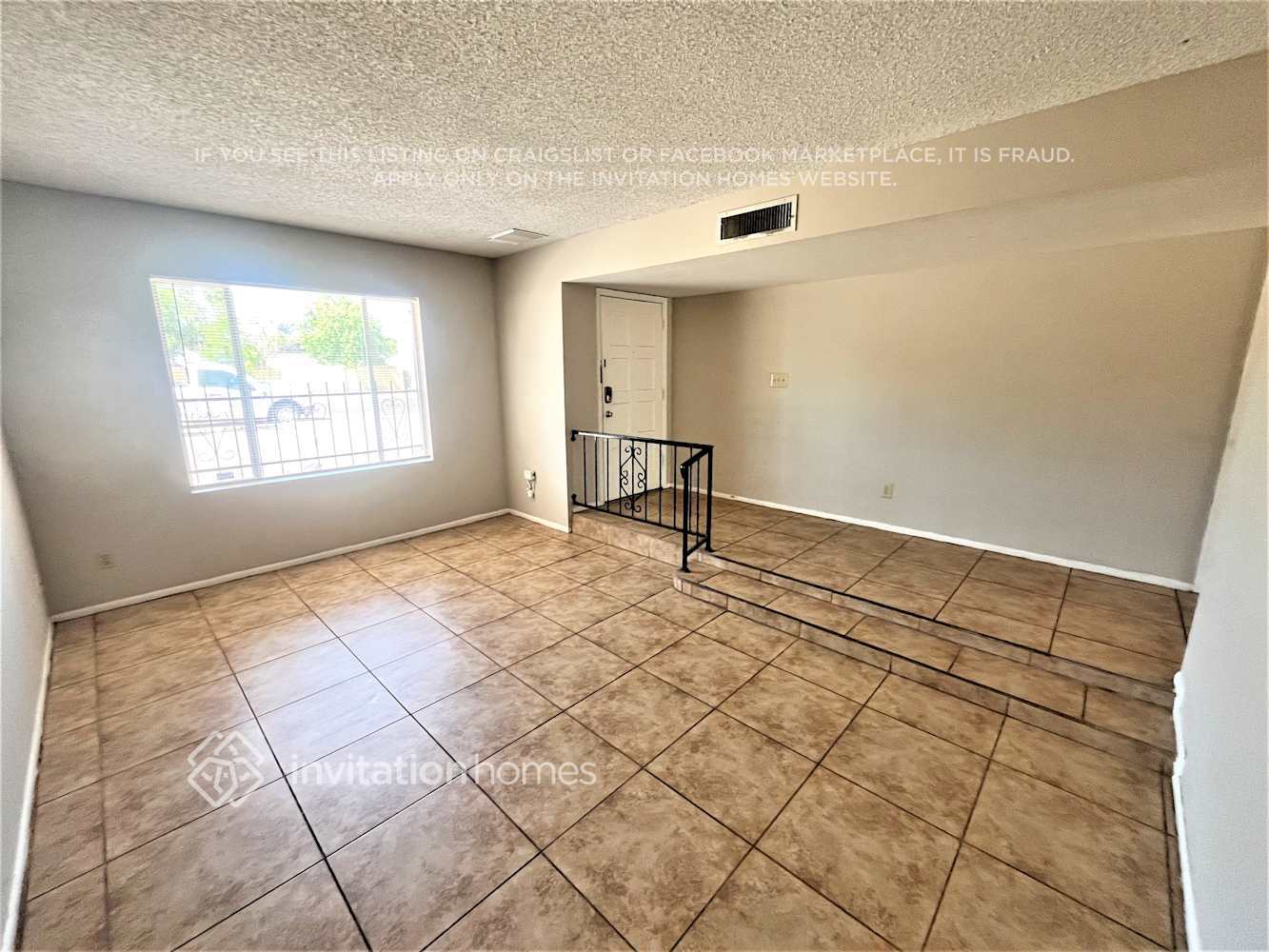 Building Photo - 4607 W Orangewood Ave