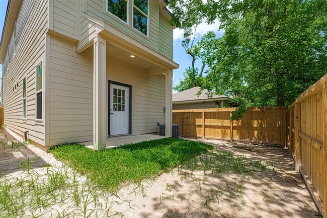 Building Photo - 2414 Sam Wilson St