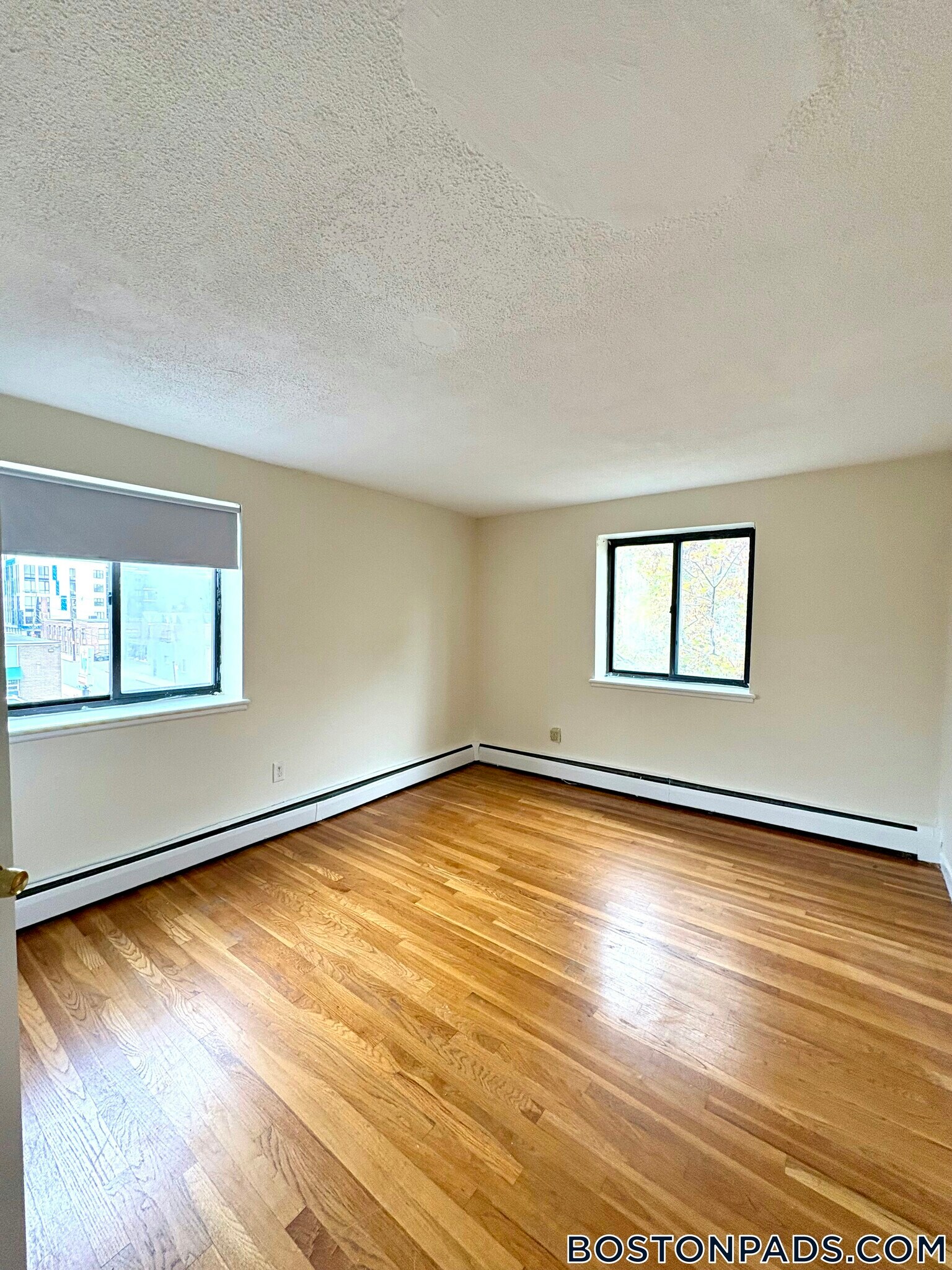 Building Photo - 122 Dustin St