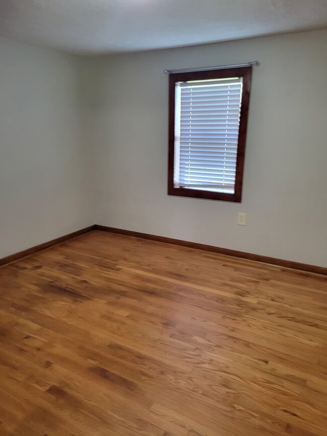 Building Photo - 566 Turkey Oak Rd