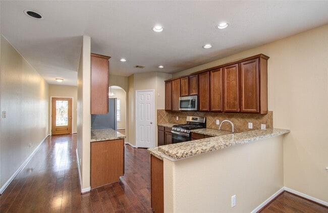 Building Photo - 17607 Memorial Falls Dr