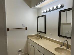 Building Photo - 7745 Dentcrest Dr