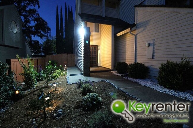 Building Photo - 8021 Sawgrass Cir