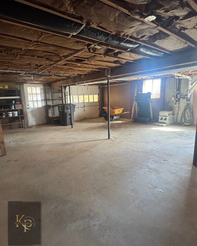 Building Photo - 2230 Independence Rd