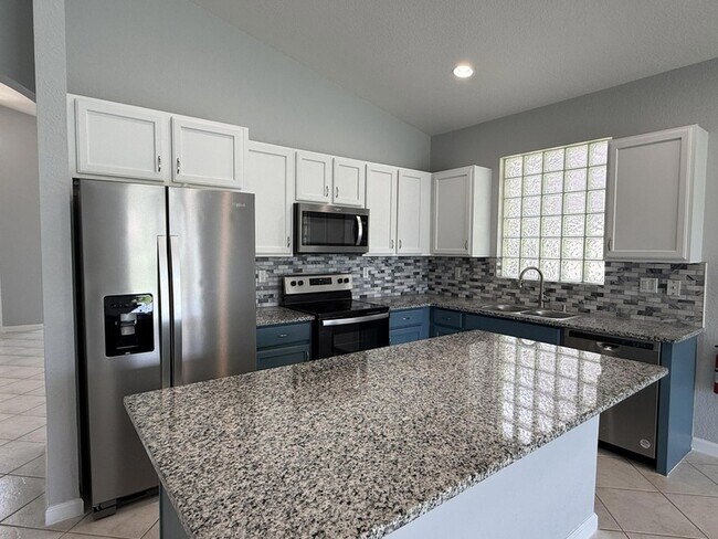Building Photo - 9084 Silver Glen Way