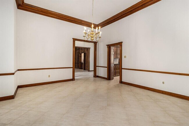 Building Photo - 8007 Vintage Creek Dr