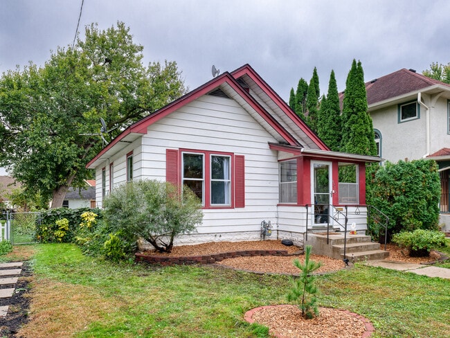 Building Photo - 4319 Harriet Ave